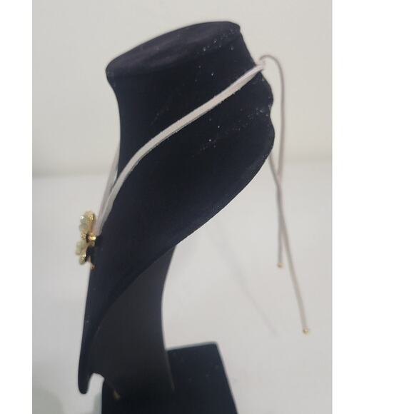 Serefina Anthropologie Necklace Floral Pendant Adjustable Yie Necklace NWOT Boho - Picture 4 of 4